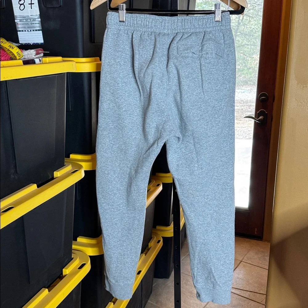 Nike Sportswear Club Fleece Joggers Gray Size Small BV2671-063